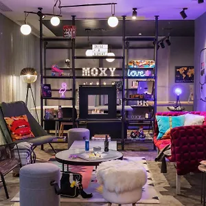 Moxy Old Town 3* Bukareszt